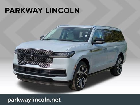 Used 2026 Lincoln Navigator L Reserve AWD/4WD image 1