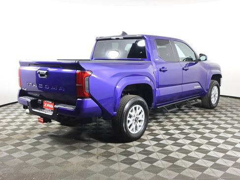 Used 2025 Toyota Tacoma SR5 image 5