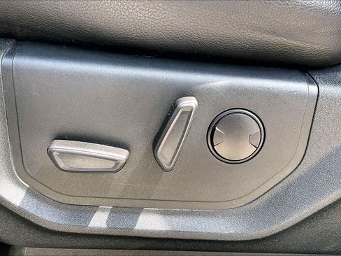 Used 2020 Ford F150 Lariat w/ Equipment Group 502A Luxury AWD/4WD image 30