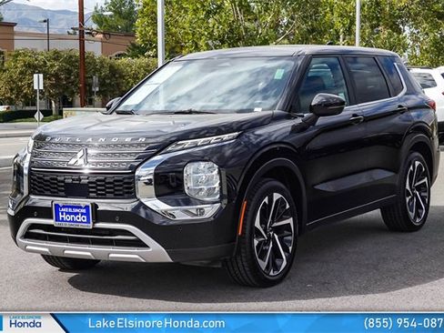 Used 2023 Mitsubishi Outlander SE image 4