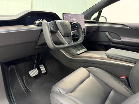 Used 2023 Tesla Model X image 12