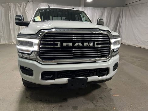 Used 2024 RAM 2500 Laramie AWD/4WD image 2