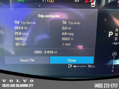 Certified 2023 Volvo XC40 B5 Ultimate w/ Protection Package Premier image 11