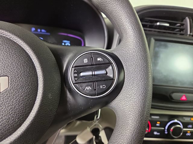 Certified 2023 Kia Soul LX w/ LX Technology Package FWD image 22