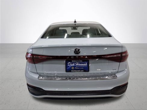 New 2026 Volkswagen Jetta SE image 11