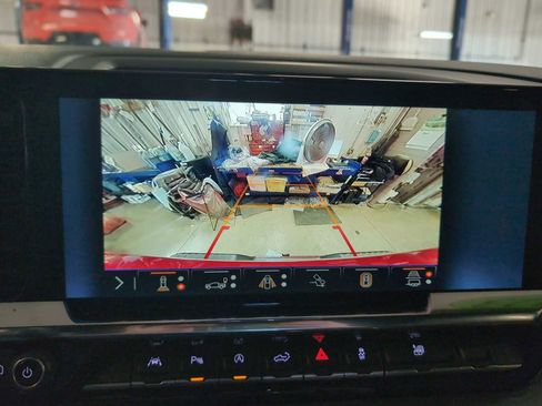 Used 2025 Chevrolet Silverado 1500 High Country image 15