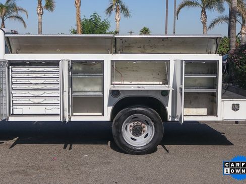 Used 2018 Ford F550 2WD Crew Cab Super Duty image 6