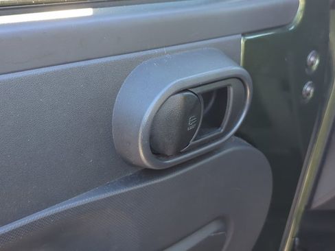 Used 2009 Jeep Wrangler X AWD/4WD image 9