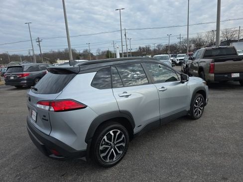 Certified 2024 Toyota Corolla Cross SE w/ Moonroof Package image 5