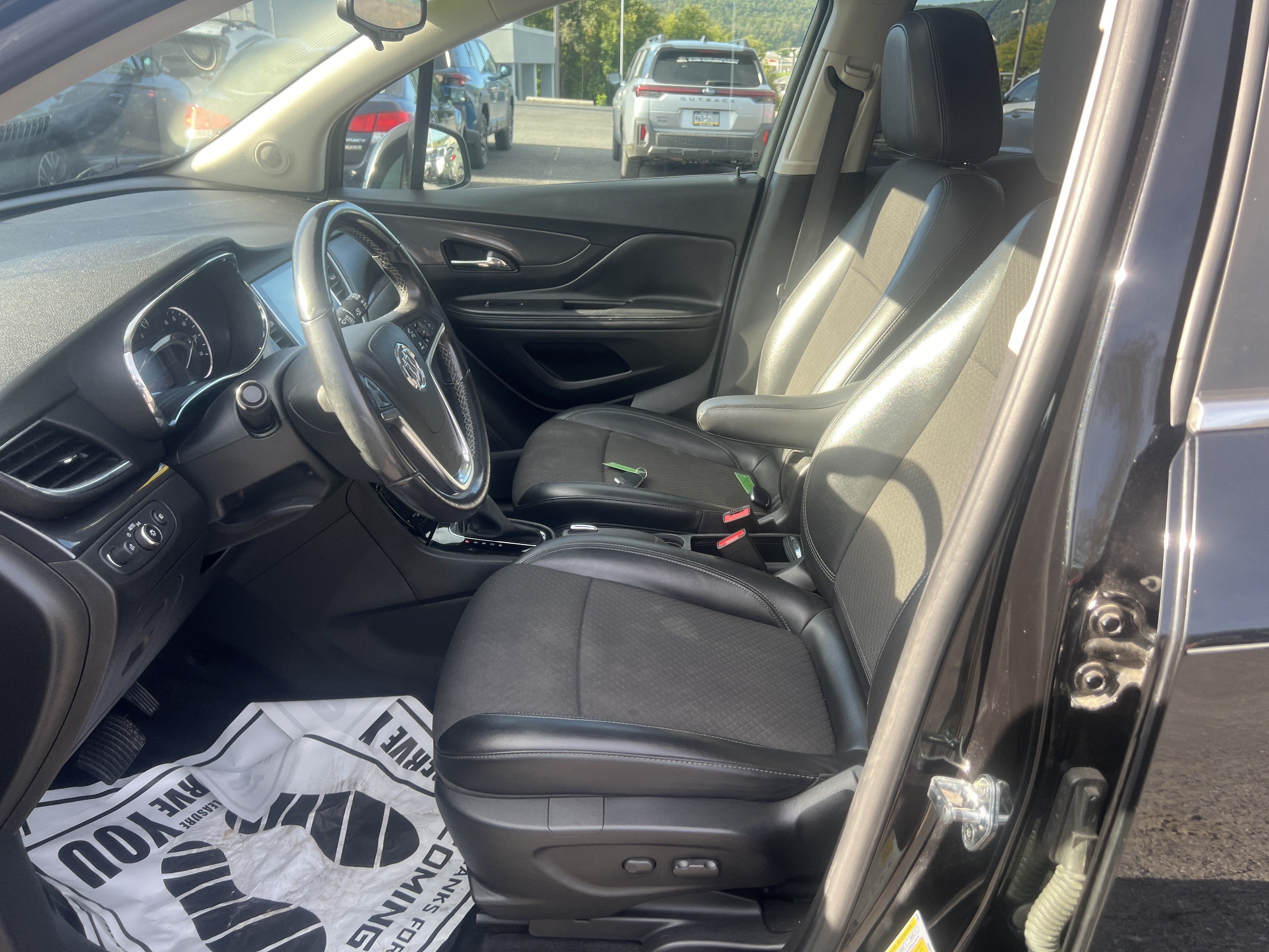 Used 2019 Buick Encore Sport Touring AWD/4WD image 12