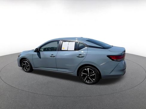 Used 2024 Nissan Sentra SV FWD image 10