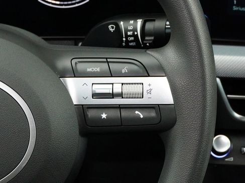 Used 2025 Hyundai Sonata SE FWD image 16