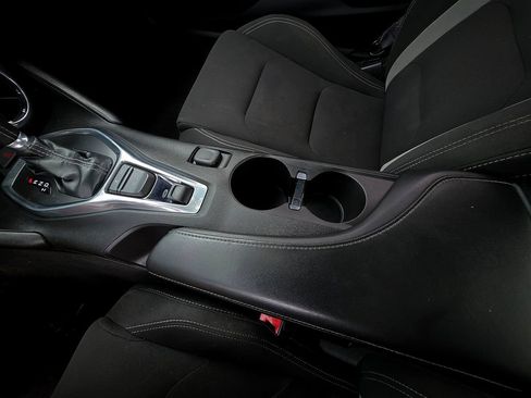 Used 2017 Chevrolet Camaro LT RWD image 28