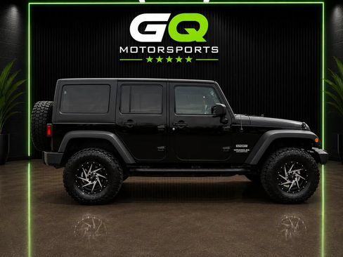 Used 2017 Jeep Wrangler Unlimited Sport w/ Connectivity Group AWD/4WD image 8
