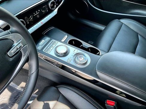 Used 2025 Genesis GV70 2.5T AWD/4WD image 18