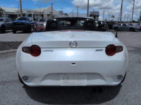 Used 2019 MAZDA MX-5 Miata Grand Touring RWD image 6