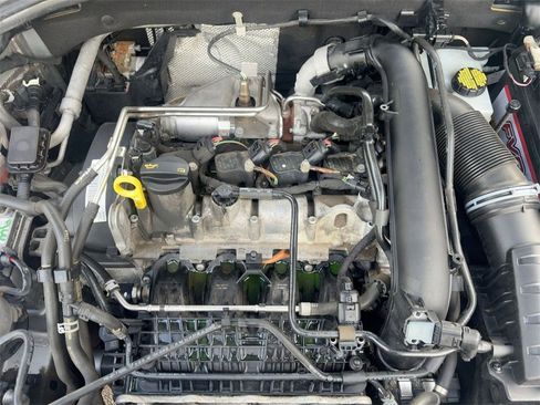 Used 2021 Volkswagen Jetta R-Line w/ R-Line Cold Weather Package image 33