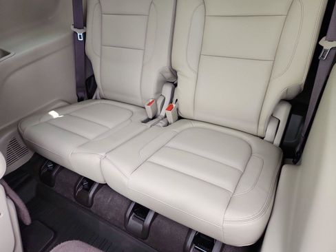 Used 2019 GMC Acadia Denali w/ Technology Package FWD image 36
