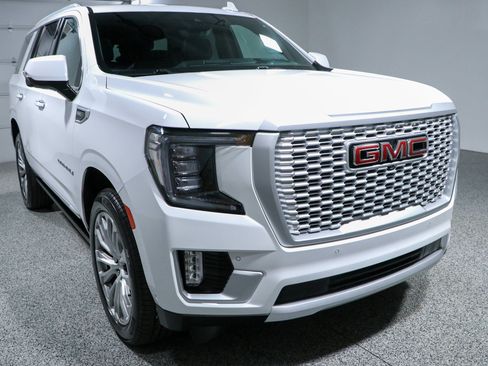 Used 2023 GMC Yukon Denali w/ Denali Reserve Package AWD/4WD image 5