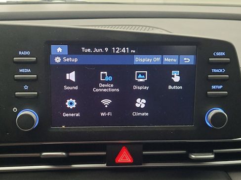 Used 2025 Hyundai Elantra SE FWD image 25