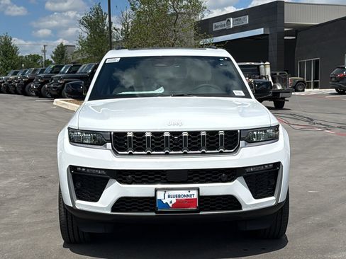 New 2026 Jeep Grand Cherokee L Limited w/ Luxury Tech Group II RWD image 2