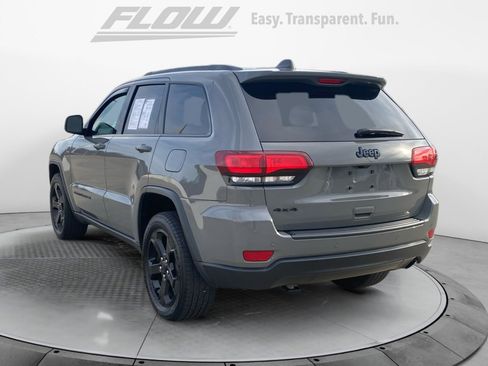 Used 2020 Jeep Grand Cherokee Laredo image 6