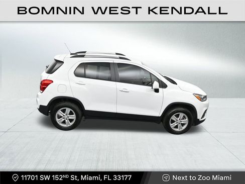 Used 2022 Chevrolet Trax LT w/ LT Convenience Package image 18