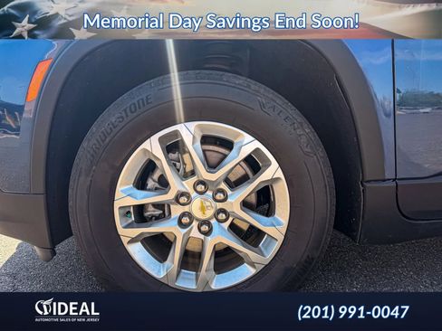 Used 2022 Chevrolet Traverse LS FWD image 35