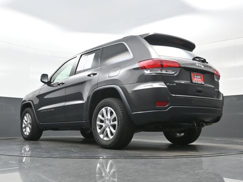Used 2021 Jeep Grand Cherokee Laredo w/ Security & Convenience Group AWD/4WD image 27
