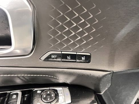 Used 2023 Kia Sorento SX image 19