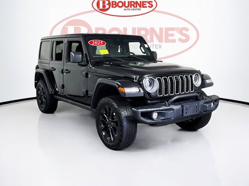 Used 2025 Jeep Wrangler Unlimited Sahara image 1