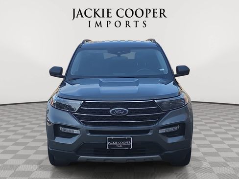 Used 2023 Ford Explorer XLT w/ Equipment Group 202A AWD/4WD image 2