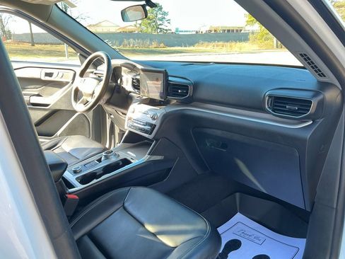 Used 2023 Ford Explorer XLT w/ Equipment Group 202A image 24