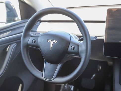 Used 2023 Tesla Model Y Long Range AWD/4WD image 12