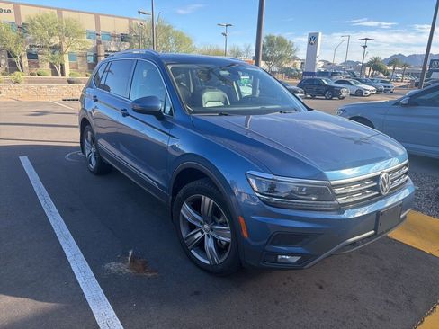 Used 2019 Volkswagen Tiguan SEL Premium image 3