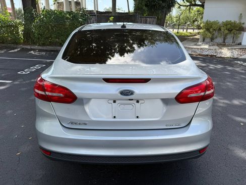Used 2015 Ford Focus S FWD image 4