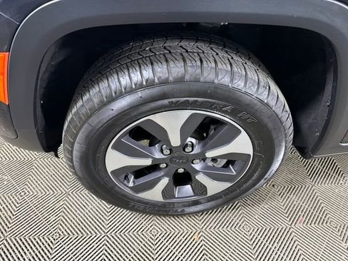 Used 2022 Jeep Grand Cherokee Limited 4xe image 10