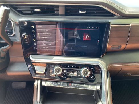 Used 2024 GMC Sierra 2500 Denali Ultimate AWD/4WD image 23