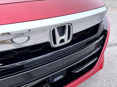 Used 2018 Honda Accord LX image 32