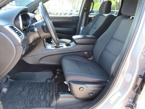 Used 2019 Jeep Grand Cherokee Laredo w/ Security & Convenience Group AWD/4WD image 17
