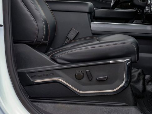 Used 2024 Ford F350 Lariat image 32