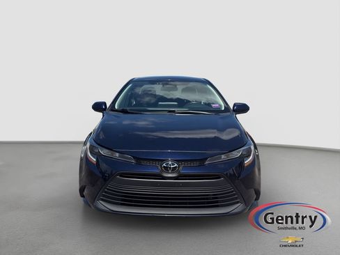 Used 2024 Toyota Corolla LE FWD image 2