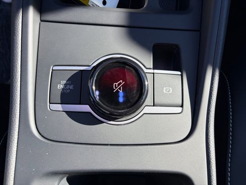 New 2026 Volkswagen Tiguan SE image 19