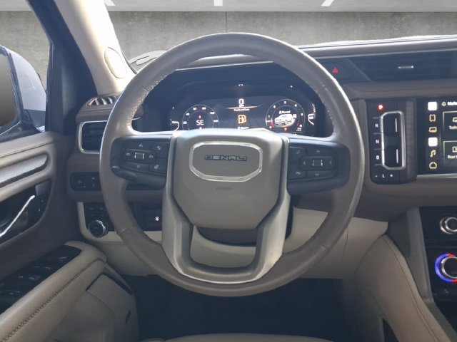 Used 2022 GMC Yukon XL Denali w/ Denali Ultimate Package AWD/4WD image 27