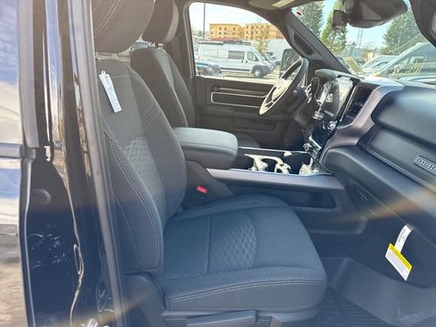 New 2026 RAM 3500 Big Horn AWD/4WD image 9