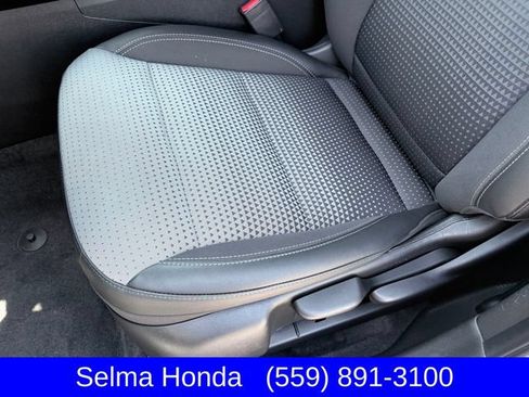 Used 2025 Chevrolet Trax LT FWD image 10