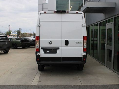 New 2026 RAM ProMaster 2500 w/ Premium Convenience Group FWD image 7
