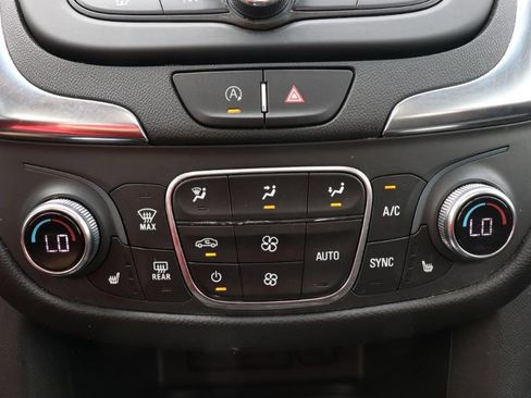 Used 2022 Chevrolet Equinox LT FWD image 23