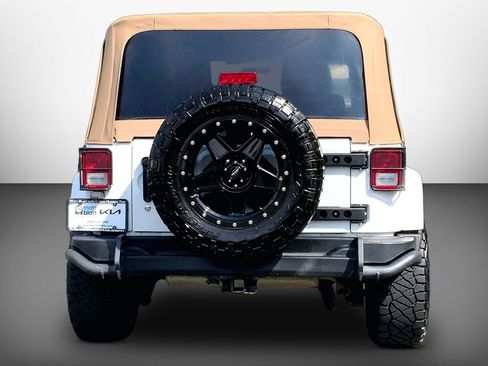 Used 2018 Jeep Wrangler Sport AWD/4WD image 6