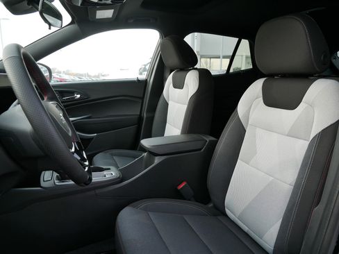 New 2026 Chevrolet Trax RS w/ Sunroof Package image 4